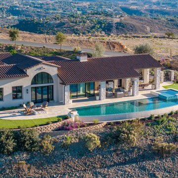 Seamless Indoor-Outdoor Living: A Home Designed for Entertaining and Privacy