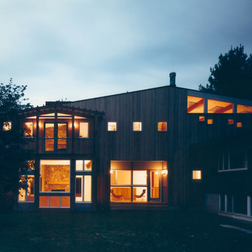 HOUSE IN FIELDS