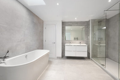 Inspiration for a modern bathroom in Oxfordshire.
