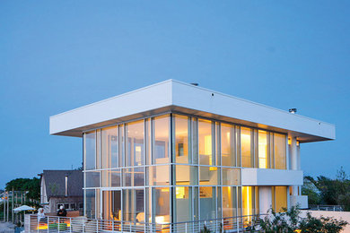 Inspiration for a contemporary exterior home remodel in New York