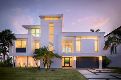 Inspiration for a contemporary exterior home remodel in Miami