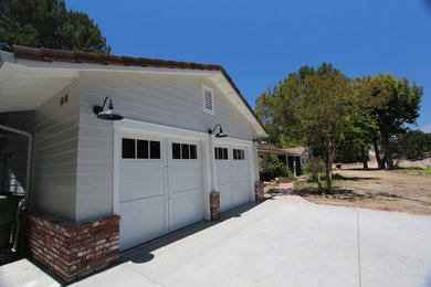 Inspiration for a craftsman exterior home remodel in Los Angeles
