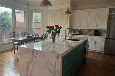Inspiration for a contemporary kitchen remodel in Houston