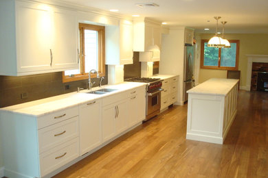 Example of a minimalist kitchen design in Bridgeport