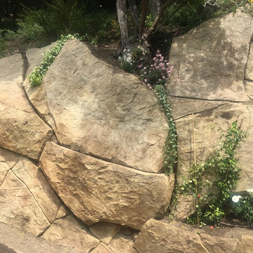 Aménagement d'un talus en faux rochers