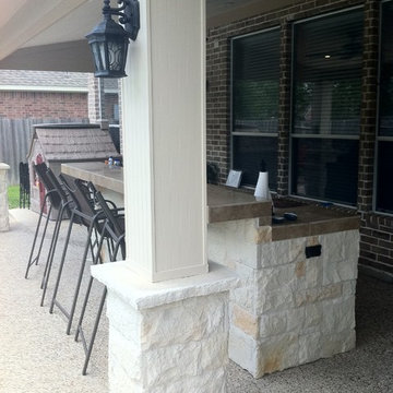 Houston Outdoor Kitchen and Media Area - Long, Narrow Space