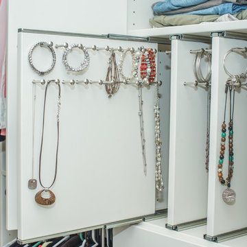 Bloomsburg - Master Bedroom Closet