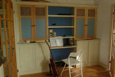 This is an example of a home office in Oxfordshire.