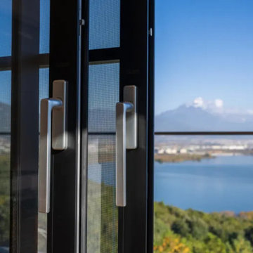 Narrow-Fan Lift-and-Slide Door