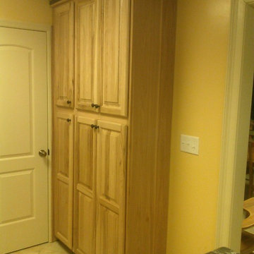 Burns kitchen - Hickory Natural - Orinoco Granite