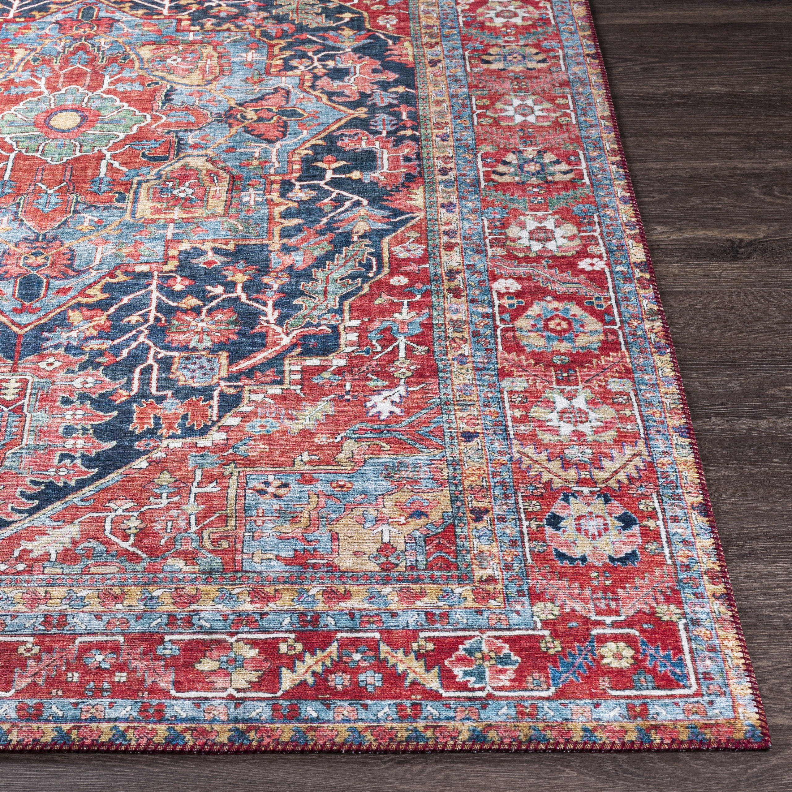 Iris Traditional Area Rug, 2'6