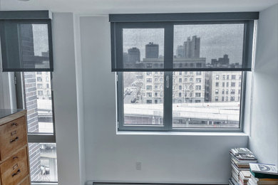 Bedroom photo in New York