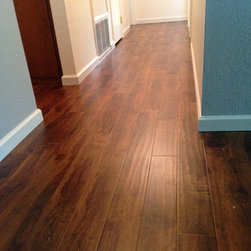 Luster's Laminate: Classic Collection: Acorn Laminate - Laminate Flooring