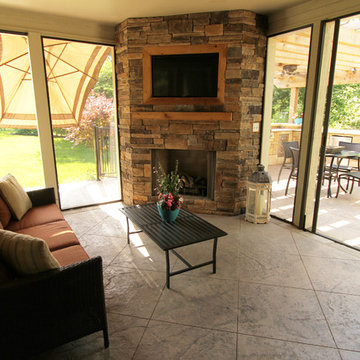 Screened porch and Outdoor Kitchen 2