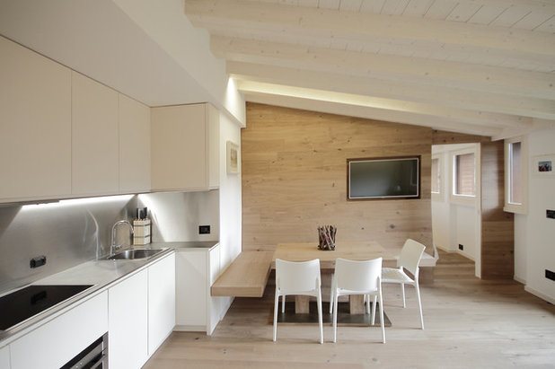 Современный Кухня by Luigi Bello Architetto