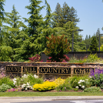 Roundhill Country Club Entrances
