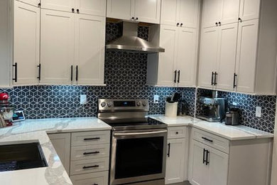 Kitchen - kitchen idea in Portland