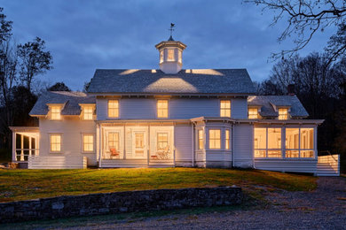 Exterior home idea in New York
