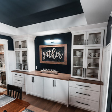 Contemporary Praire Dining