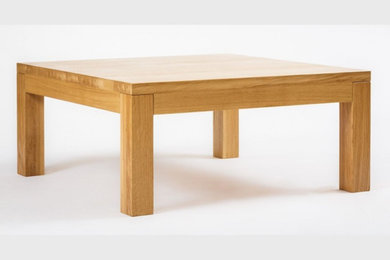 offers bespoke  oak benches and tables made in Poland