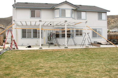 Example of a patio design in Other