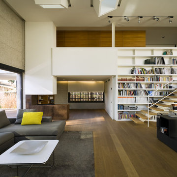 D&E House