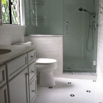 Classic White Bath with Black Accents
