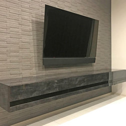 建築のプロ集団が束になって取り組んだ遠方(北海道発、鹿児島県着)のフロートテレビボード実例 - リビング家具