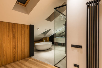 Inspiration for a contemporary bathroom remodel in Toronto