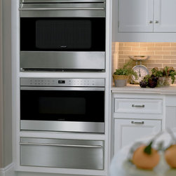 Wolf 24" Traditional Microwave Drawer, Stainless Steel | MD24TES - Microwave Ovens