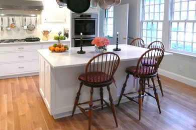Design ideas for a traditional kitchen in Boston.
