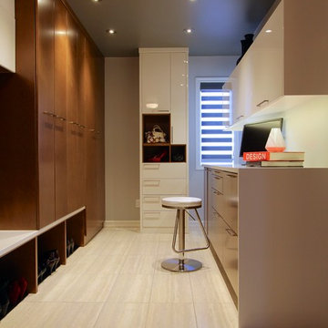 Modern Family Room & Mudroom