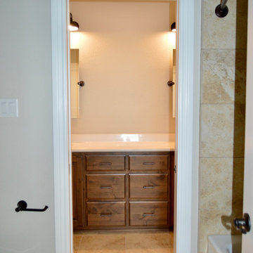 Farmhouse: 3,153 ft²/4 bd/3 bth/2ST