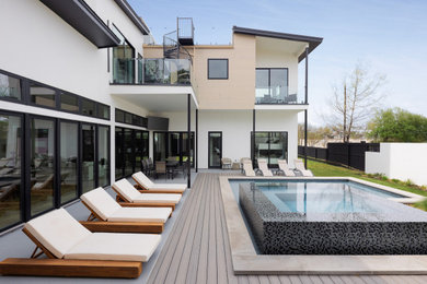 Example of a trendy pool design in Austin