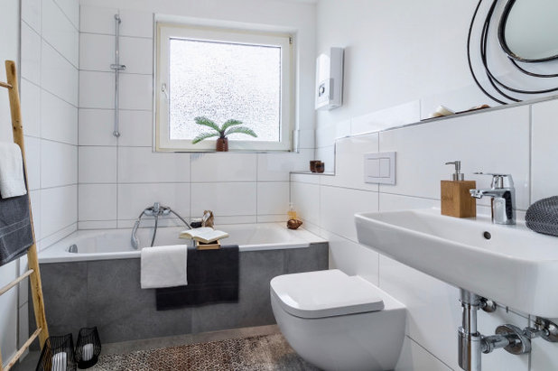 Modern Badezimmer by Pinner Architektur