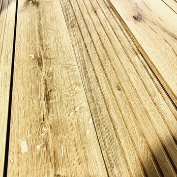 Center Cut ("euro-cut" or "livesawn") White Oak