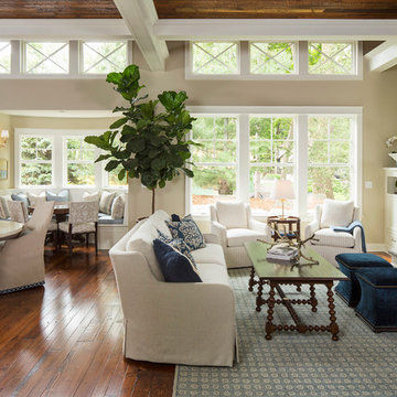 Classic Lakeside Cottage