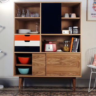 リールの広いミッドセンチュリースタイルのLDKの画像