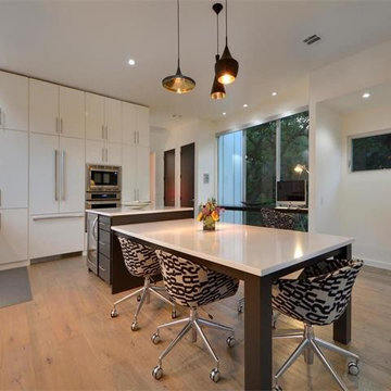 Modern Residence-Imperia White Oak
