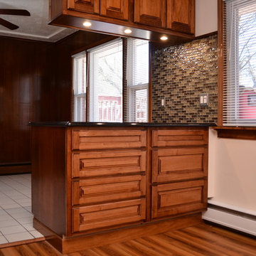 Portage Indiana, Haas Signature Maple Kitchen
