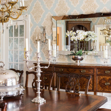 Sparkly and Bright: The New Traditional Dining Room