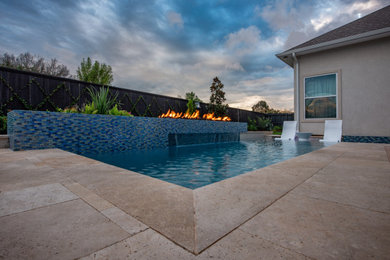 Inspiration for a modern pool remodel in Houston