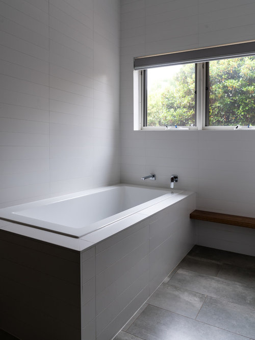 Badezimmer mit Terrazzo-Waschbecken/Waschtisch und offener Dusche Ideen