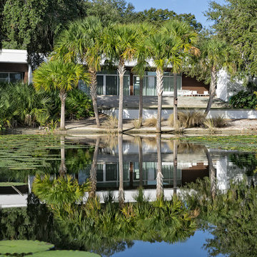 Lake House Residence
