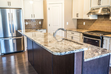 Arts and crafts kitchen photo in Chicago