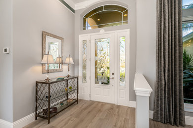 Elegant entryway photo in Orlando