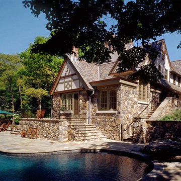 Mid-Country Tudor