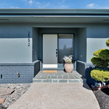 2592 Marineview
