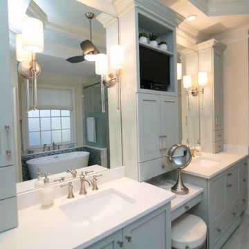 A serene spa masterbathroom