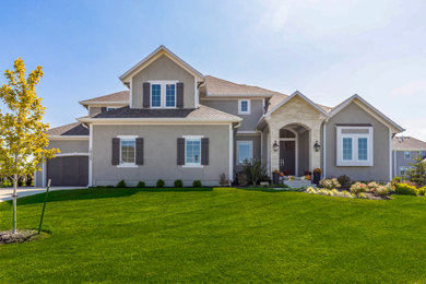 Example of a classic exterior home design in Kansas City